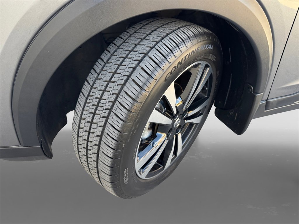 Used 2019 Nissan Kicks SR w/ SR Premium Package image 10