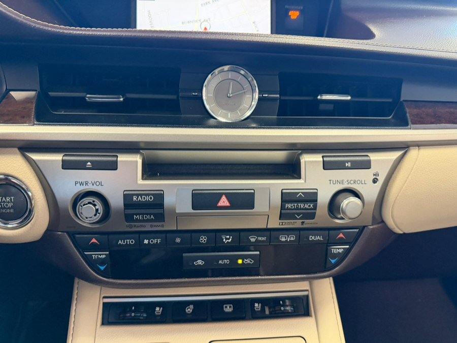 Used 2016 Lexus ES 350 w/ Luxury Package w/Wood Trim FWD image 20