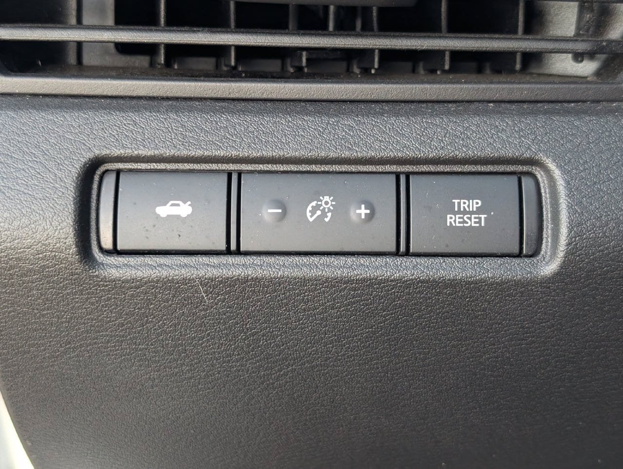 Used 2025 Nissan Altima 2.5 SV AWD/4WD image 24