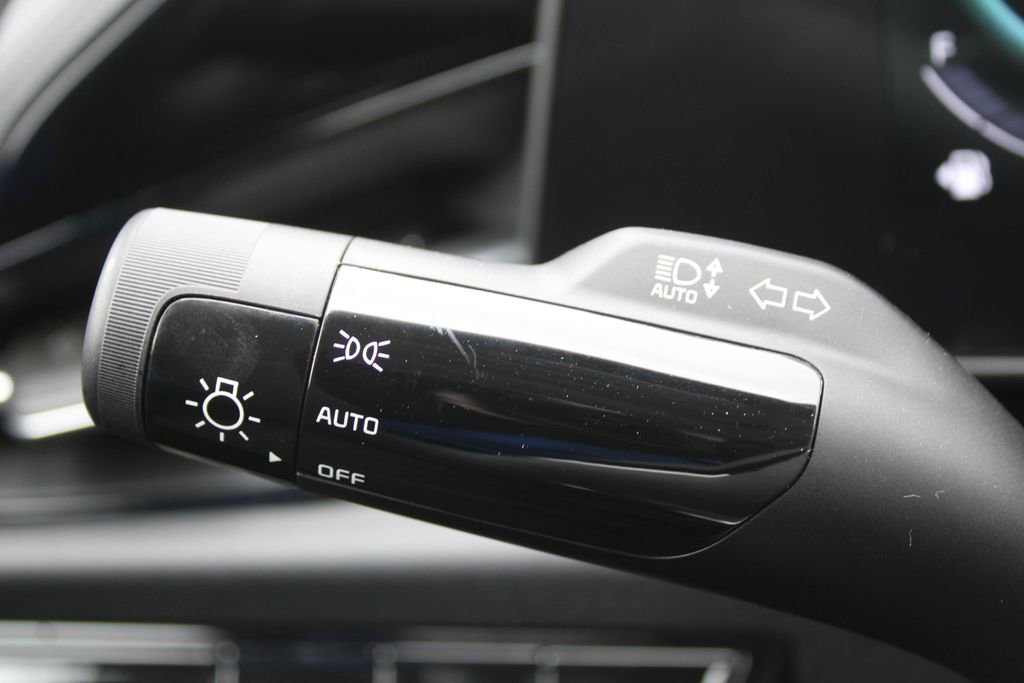 New 2026 Kia Niro EX FWD image 28