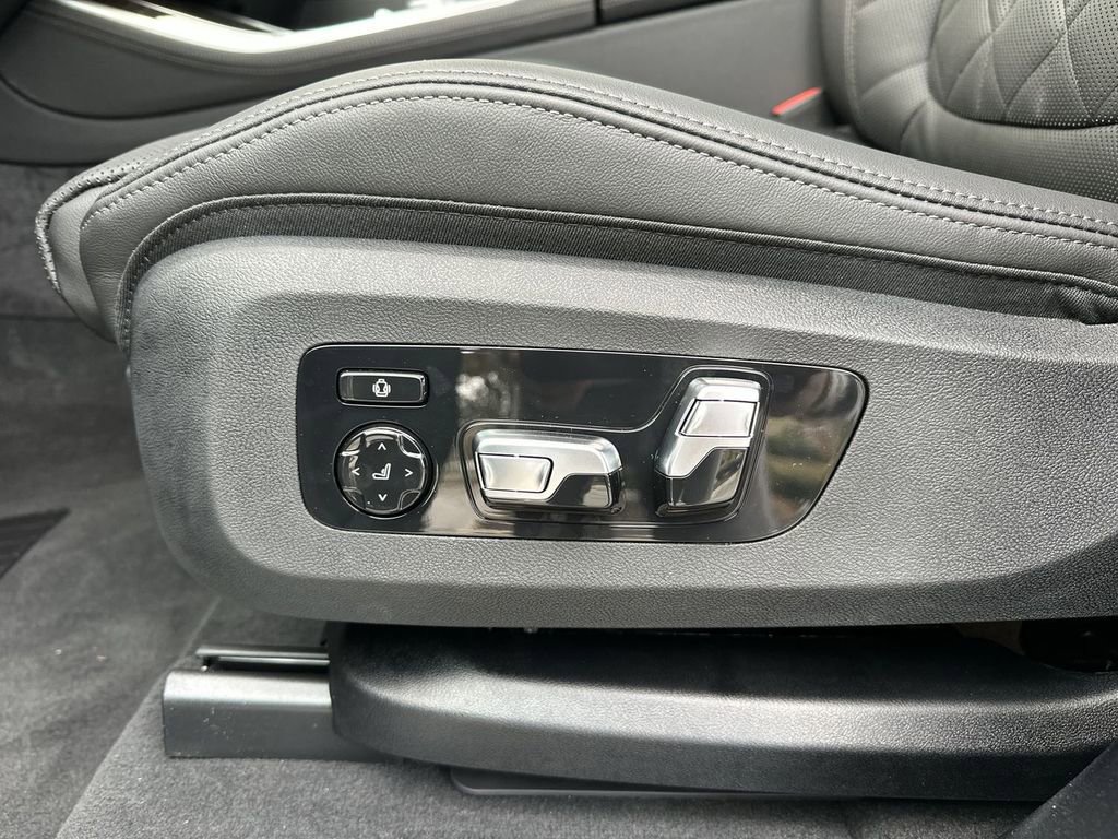 New 2026 BMW X5 xDrive40i w/ M Sport Package image 16
