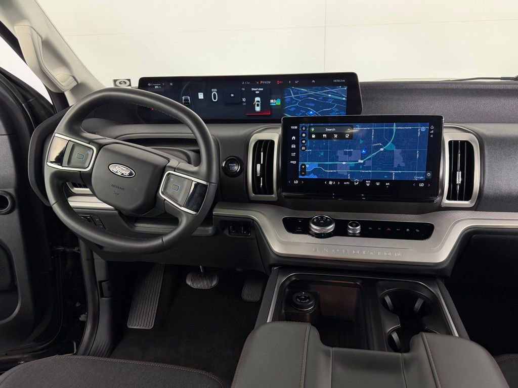 Used 2025 Ford Expedition Active image 17