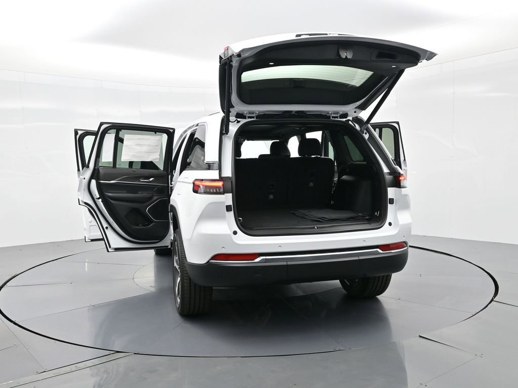 New 2025 Jeep Grand Cherokee Limited 4xe w/ Luxury Tech Group II image 28