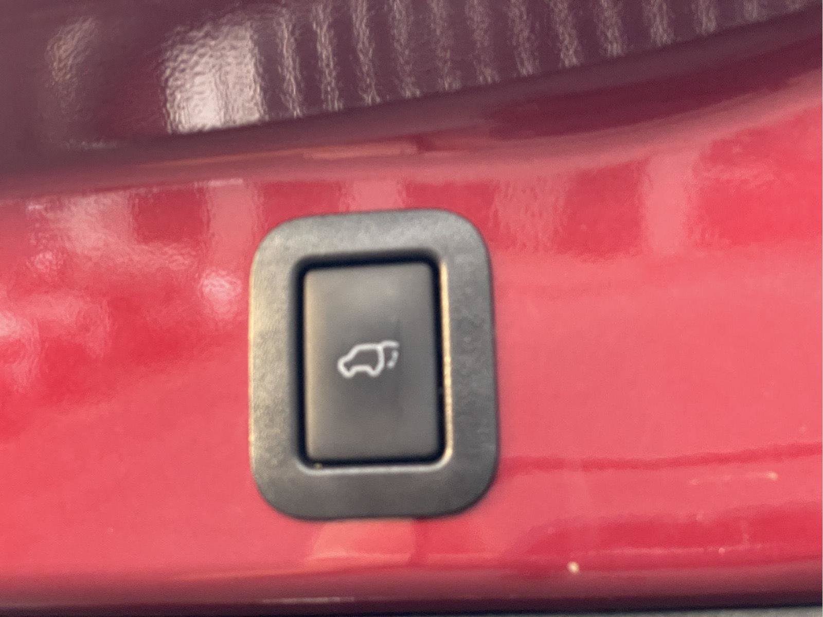 Used 2018 Toyota Highlander XLE AWD/4WD image 12