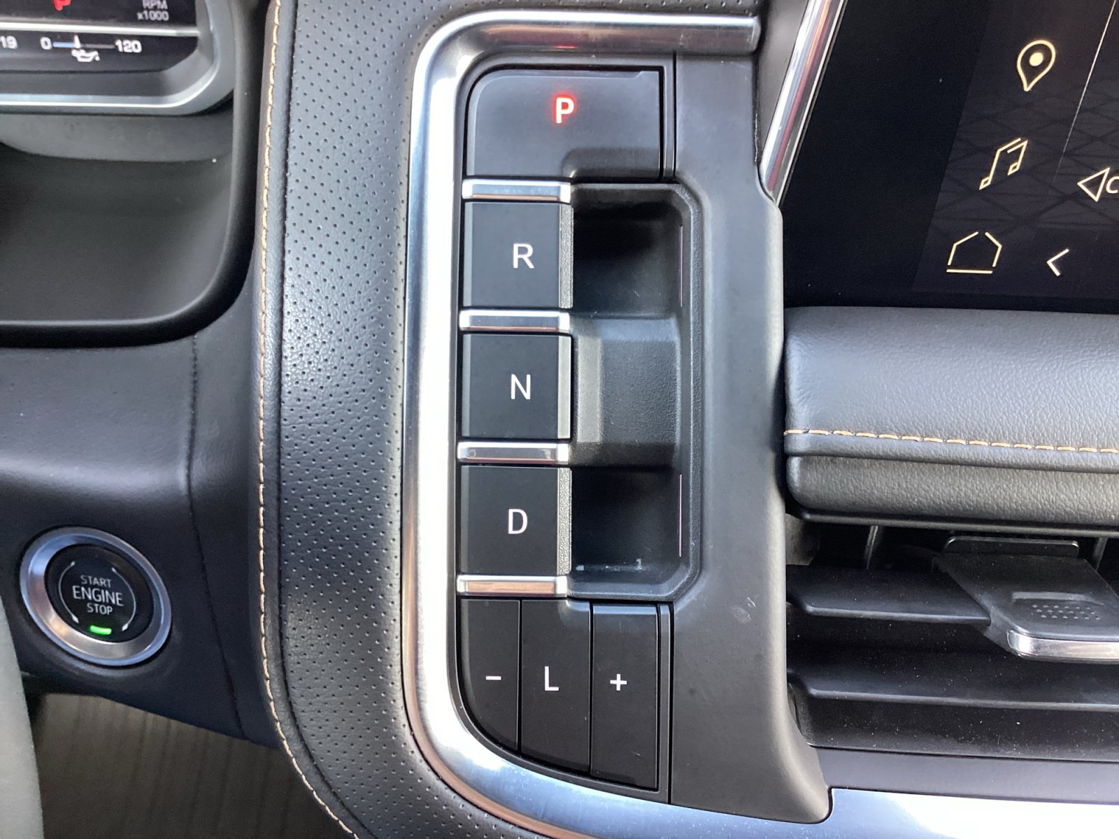 Used 2023 GMC Yukon AT4 w/ AT4 Premium Plus Package AWD/4WD image 28