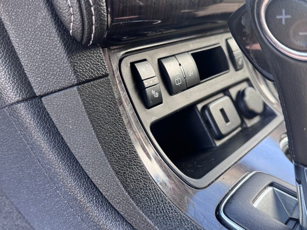 Used 2017 Chevrolet Traverse LT w/ Style and Technology Package image 18