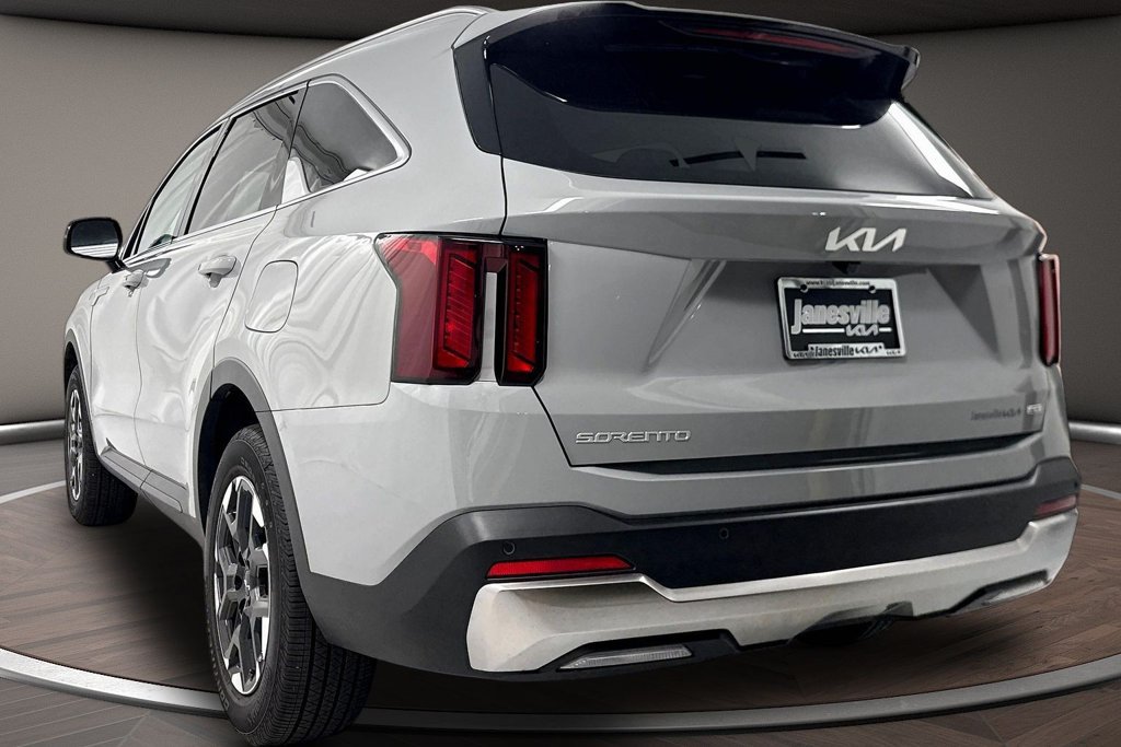 Used 2026 Kia Sorento S w/ S Panoramic Sunroof Package AWD/4WD image 5