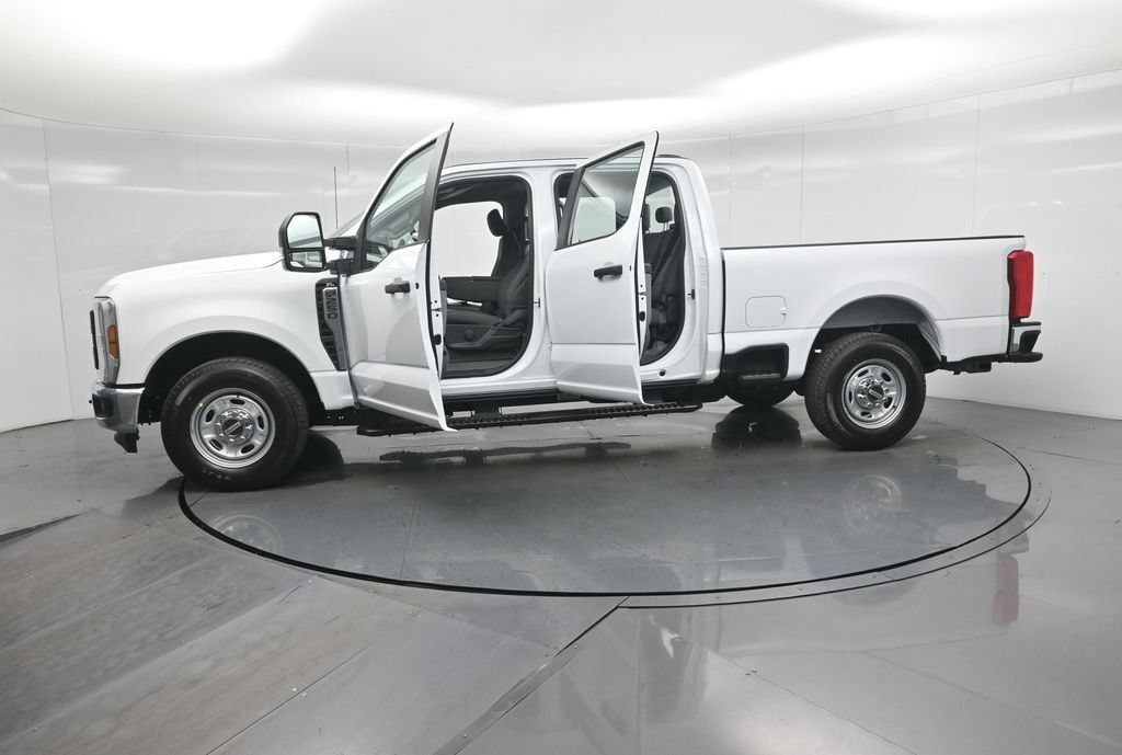 New 2026 Ford F250 XL w/ XL Chrome Package RWD image 32