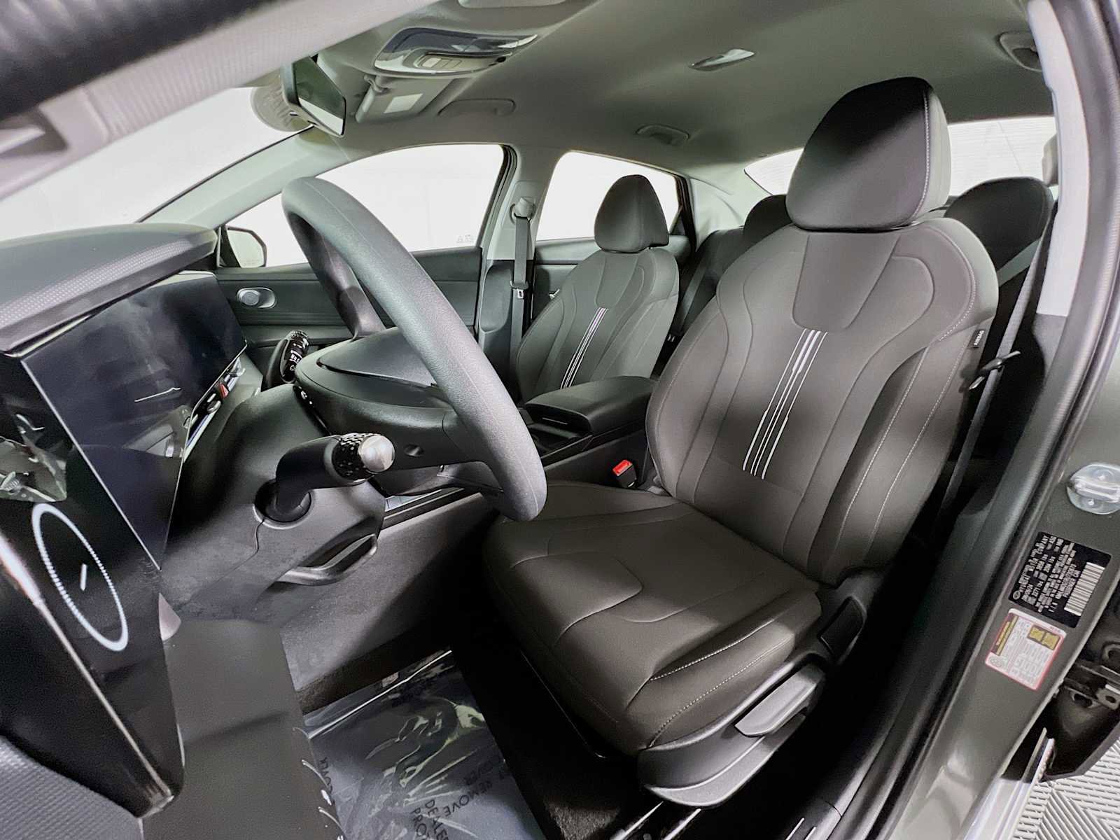 Certified 2024 Hyundai Elantra SEL image 21