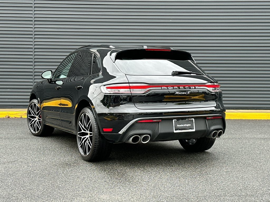 Certified 2023 Porsche Macan S AWD/4WD image 3