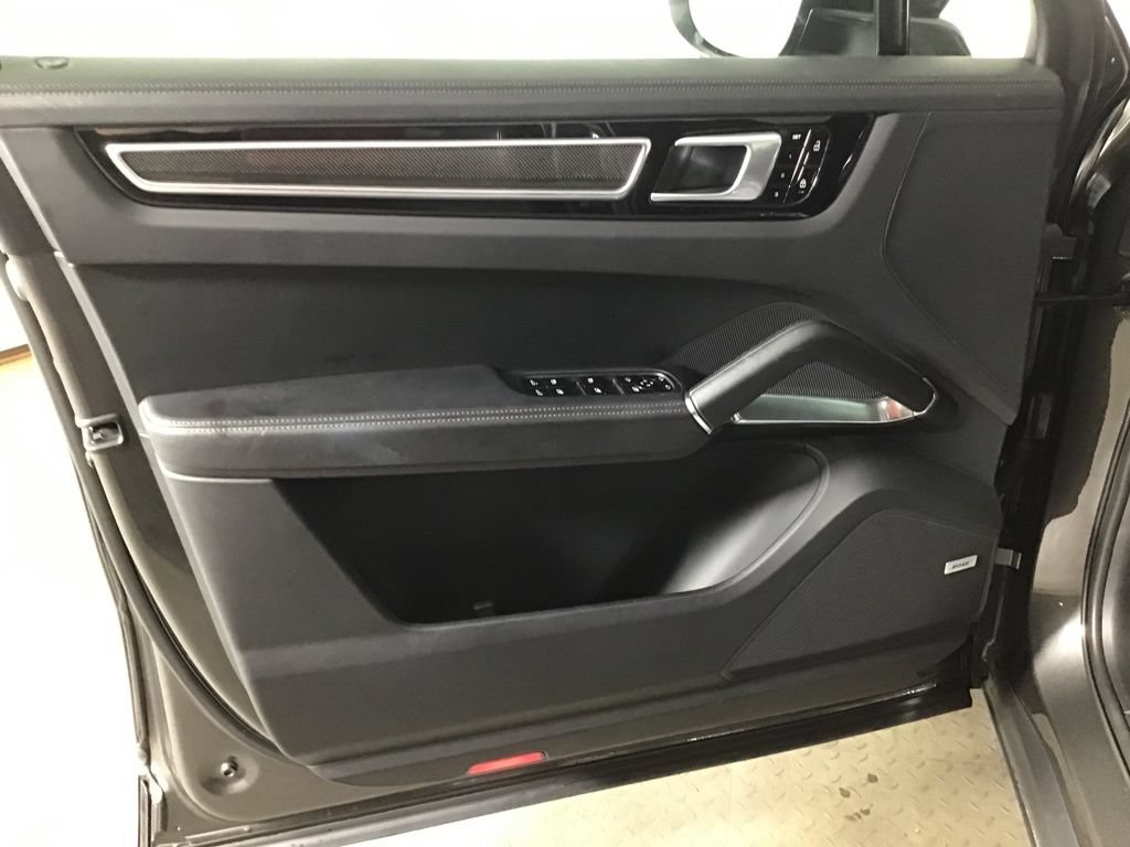 Certified 2020 Porsche Cayenne Turbo AWD/4WD image 27