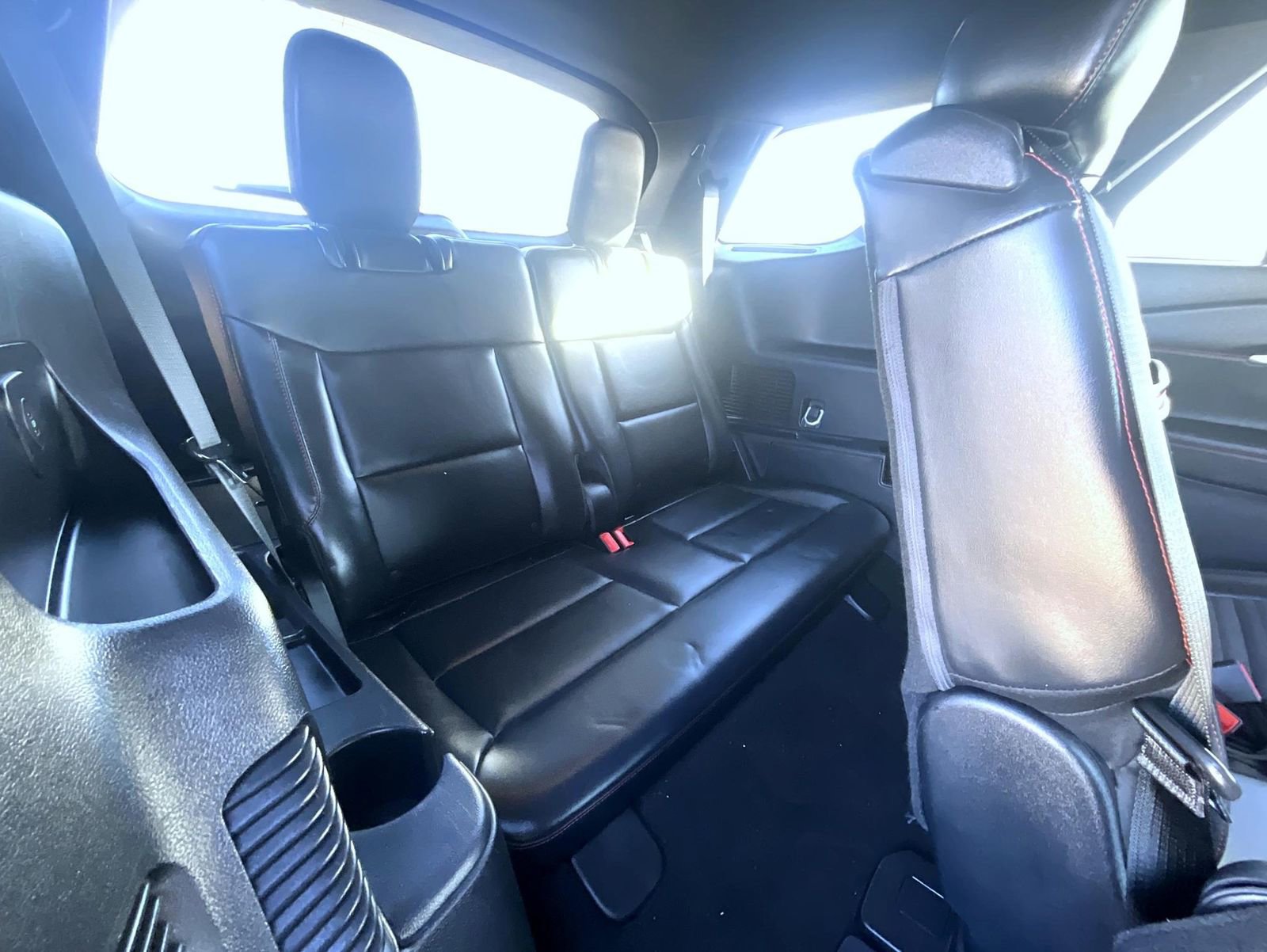 Used 2025 Ford Explorer ST-Line w/ ST-Line Street Pack image 20