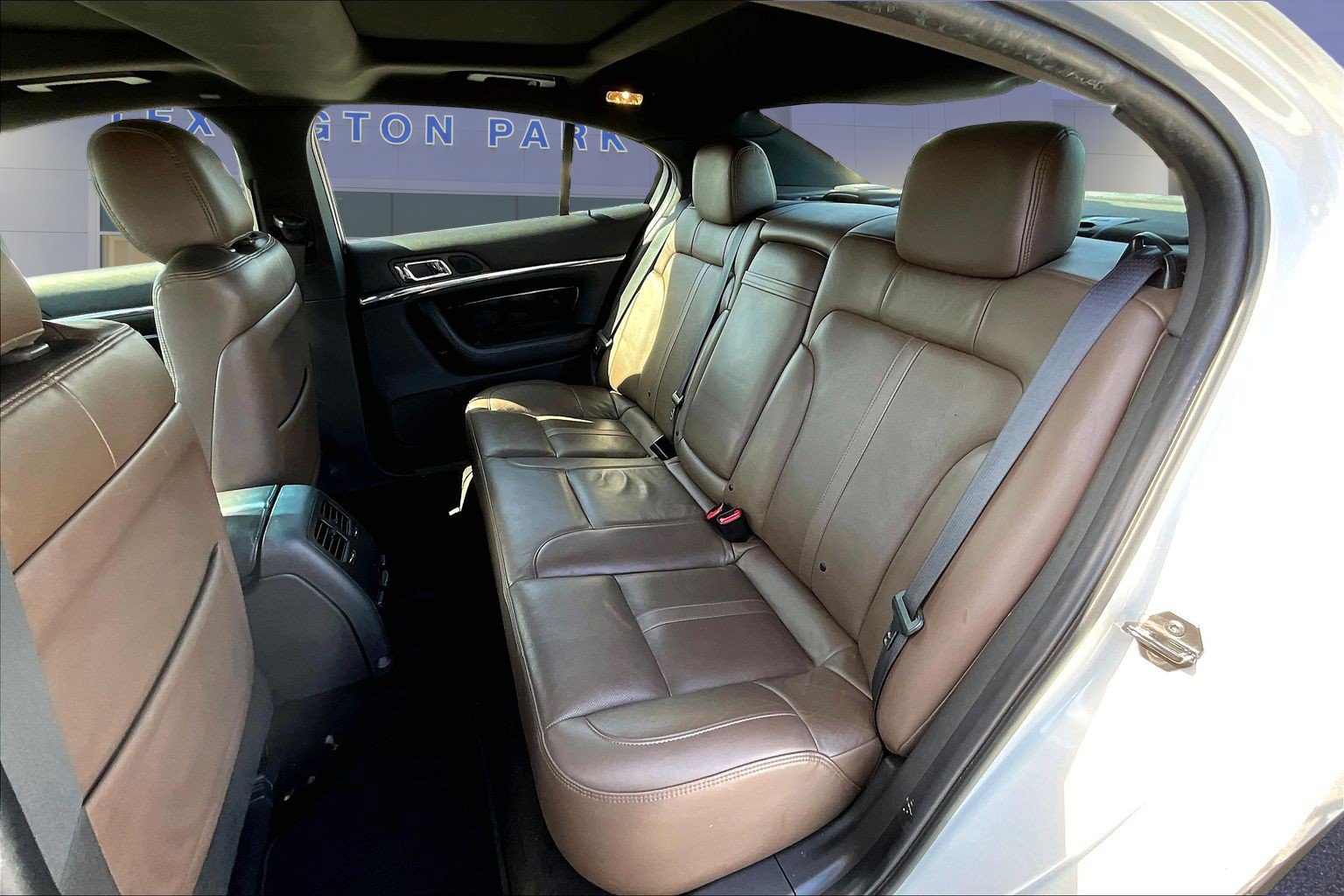 Used 2013 Lincoln MKS AWD image 21