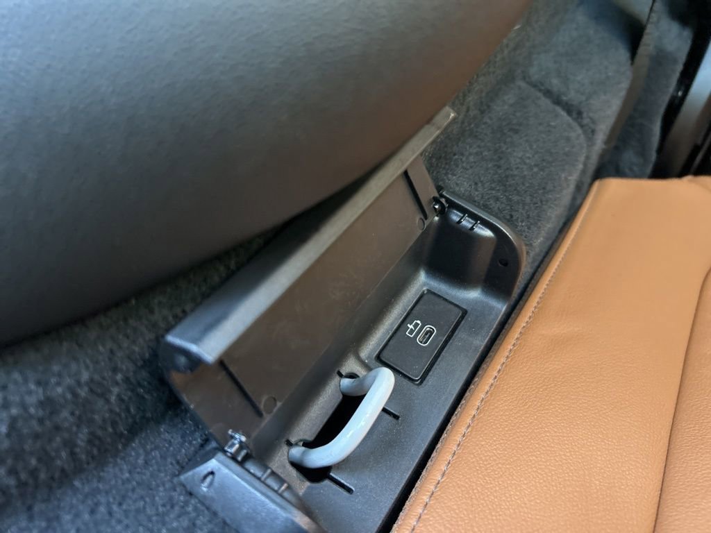 Used 2022 BMW X7 xDrive40i w/ M Sport Package image 37