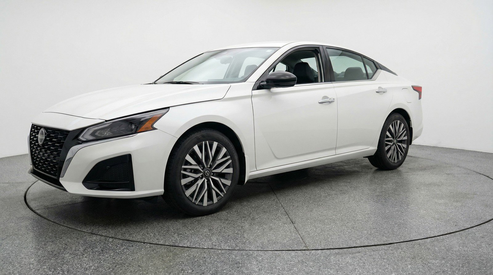 Used 2025 Nissan Altima 2.5 SV image 3