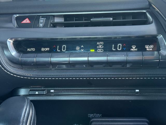 Used 2018 Lexus LC 500 Coupe w/ Sport Package image 4