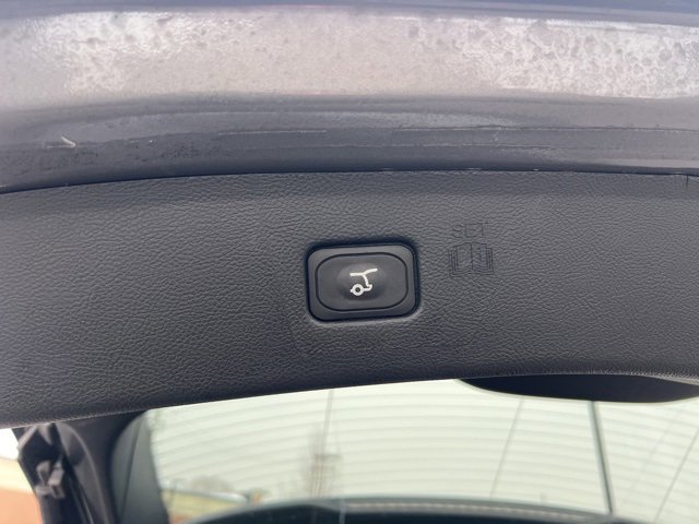 Used 2024 Ford Edge Titanium image 16