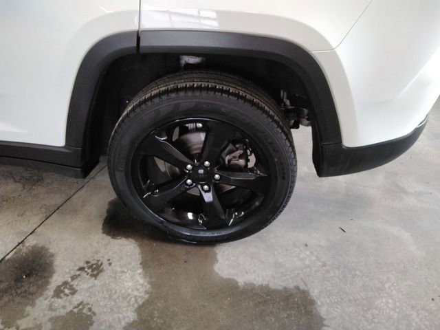 Used 2023 Jeep Grand Cherokee Limited w/ Luxury Tech Group II AWD/4WD image 19