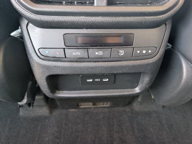 Used 2025 Honda Pilot EX-L image 17