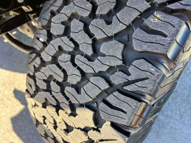 Used 2024 Jeep Wrangler Unlimited Rubicon w/ XTREMEE 35" Tire Package AWD/4WD image 12
