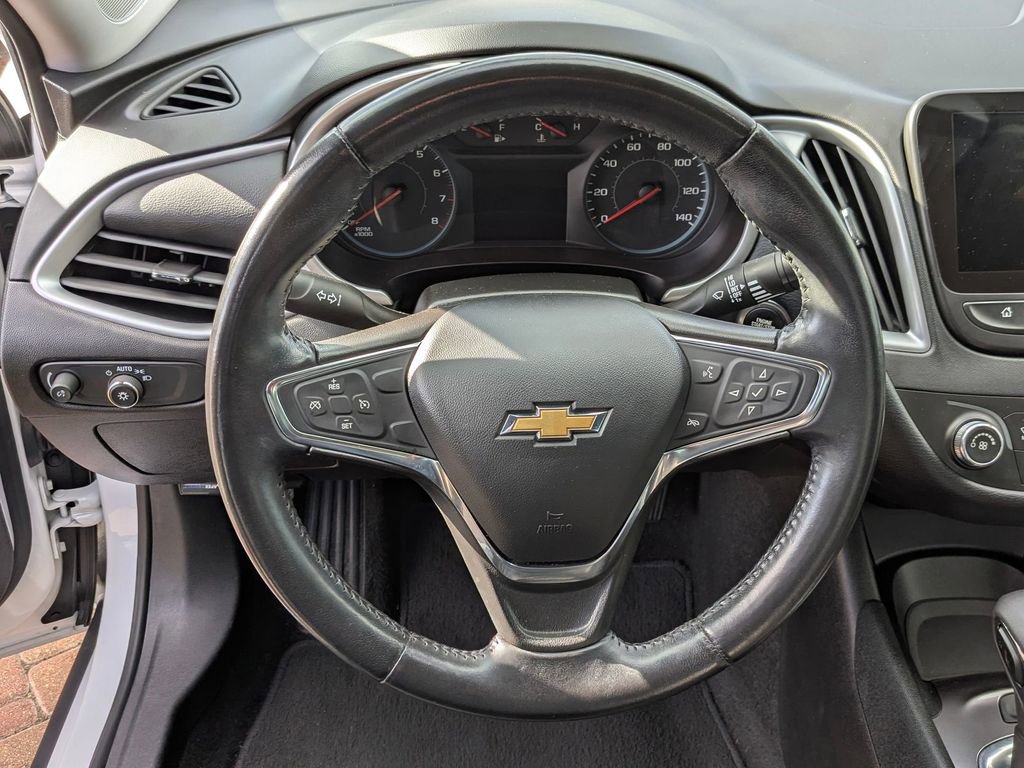 Used 2021 Chevrolet Malibu RS image 12