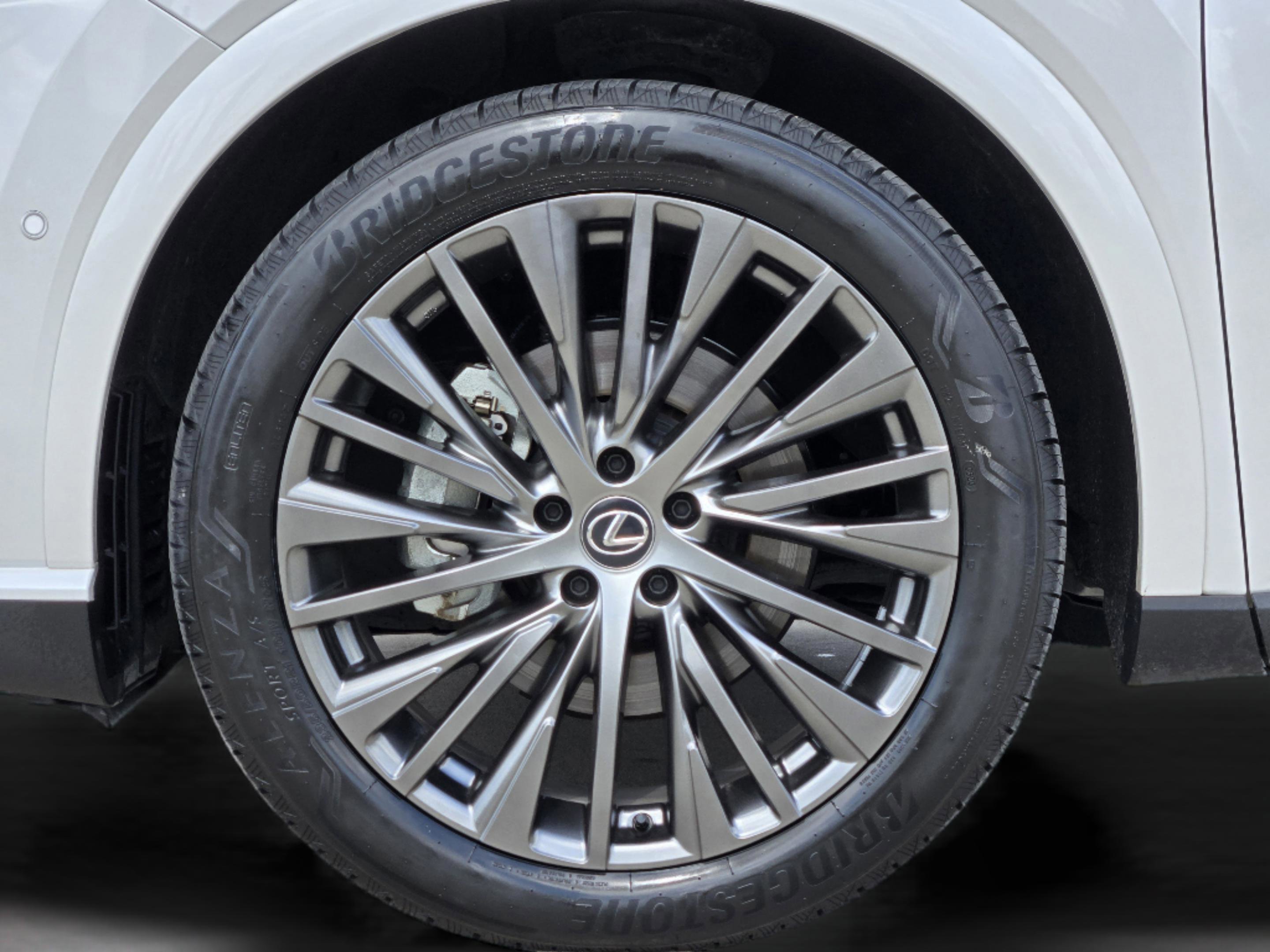 Used 2023 Lexus RX 350 FWD w/ Accessory Package image 39