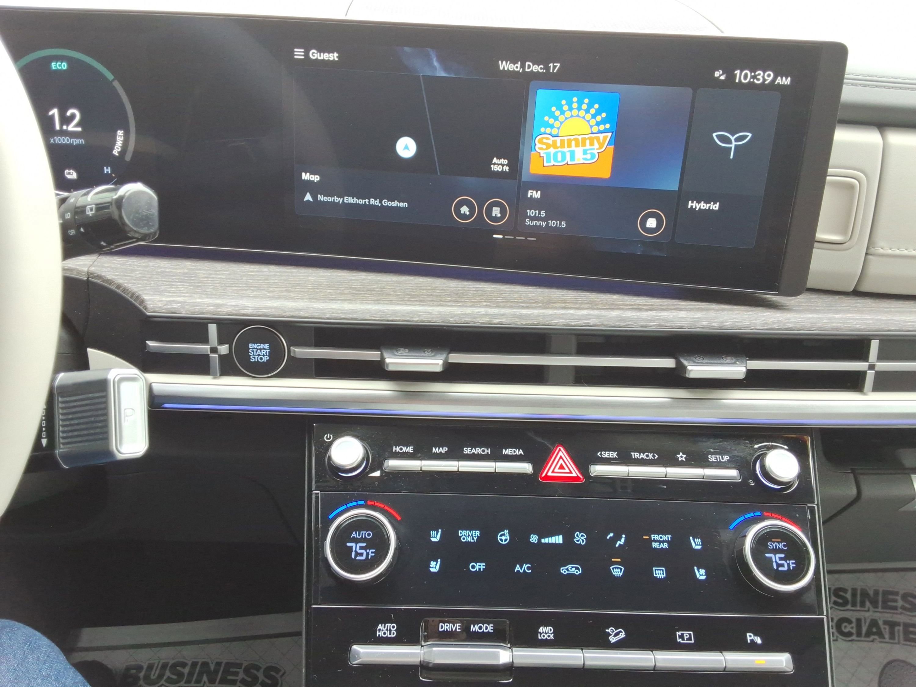 Used 2025 Hyundai Santa Fe Limited image 15