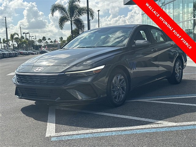 Used 2024 Hyundai Elantra SEL video 2