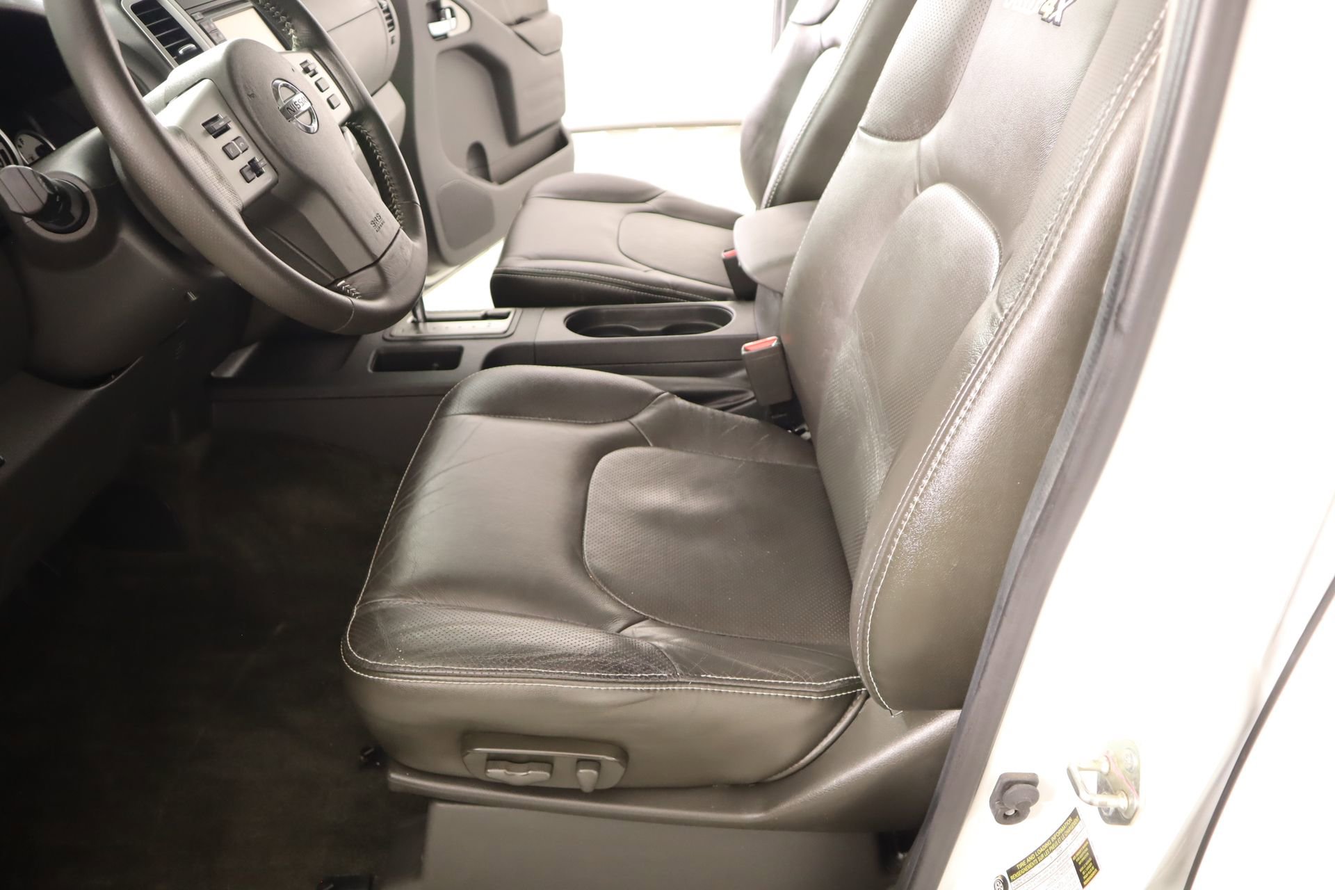 Used 2017 Nissan Frontier PRO-4X w/ Pro-4x Luxury Package image 12