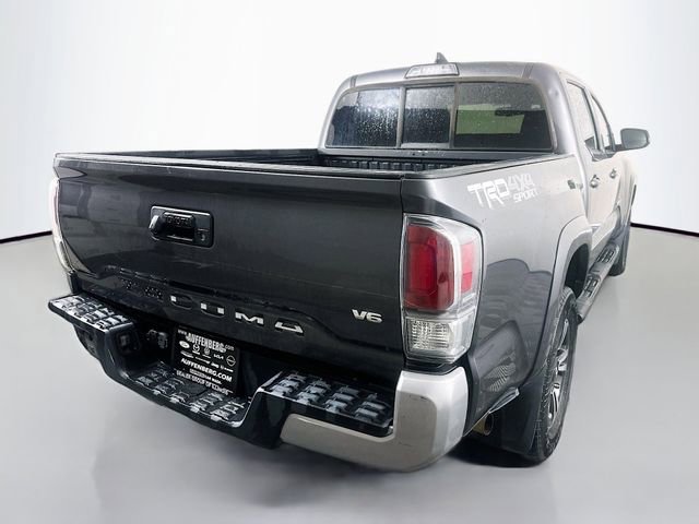 Used 2019 Toyota Tacoma TRD Sport image 4