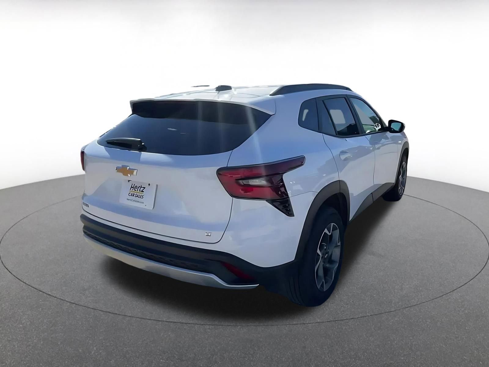 Used 2025 Chevrolet Trax LT image 14