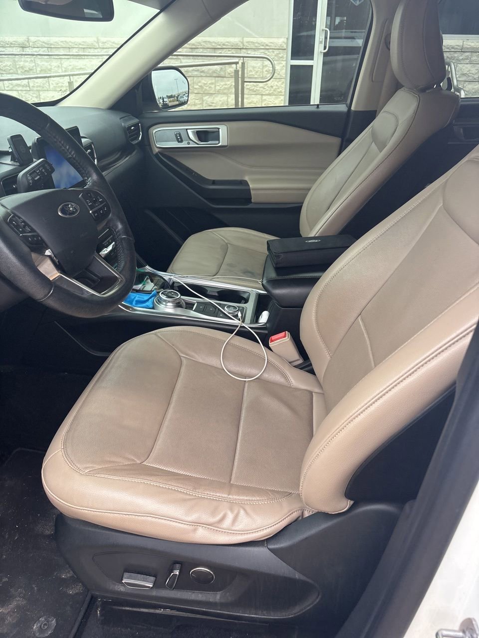 Used 2020 Ford Explorer Limited w/ Class III Trailer Tow Package AWD/4WD image 6