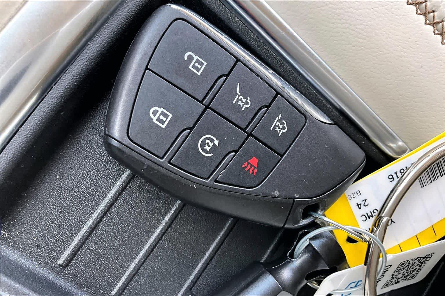 Used 2024 GMC Yukon Denali w/ Advanced Technology Package AWD/4WD image 26