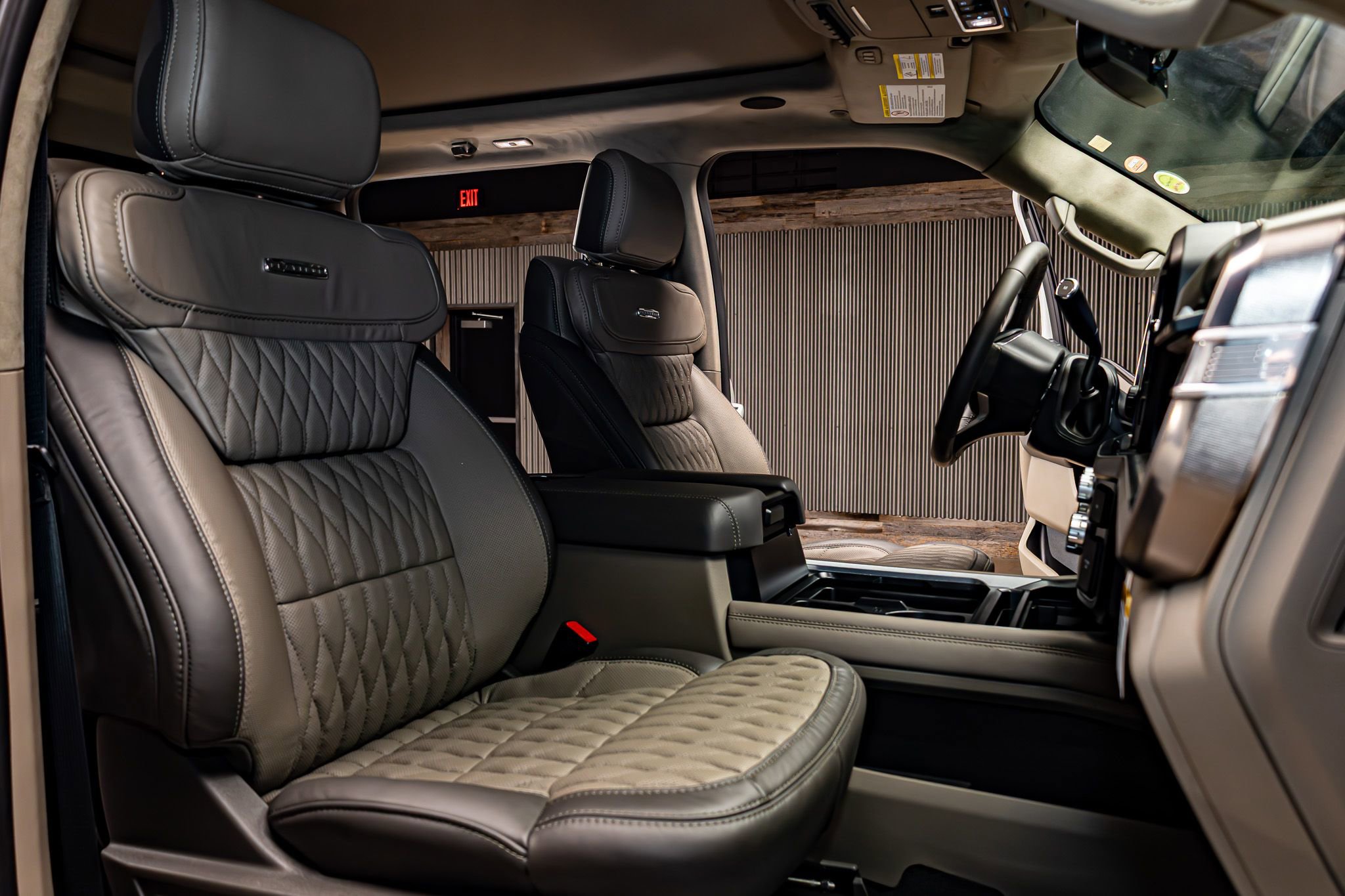 Used 2026 Ford F450 Platinum w/ Platinum Plus Package image 28