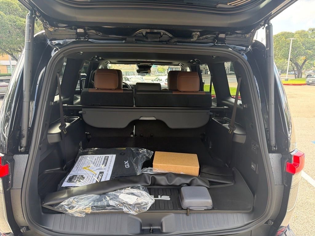 Certified 2026 Lexus GX 550 w/ Accessory Package (2T) AWD/4WD image 11