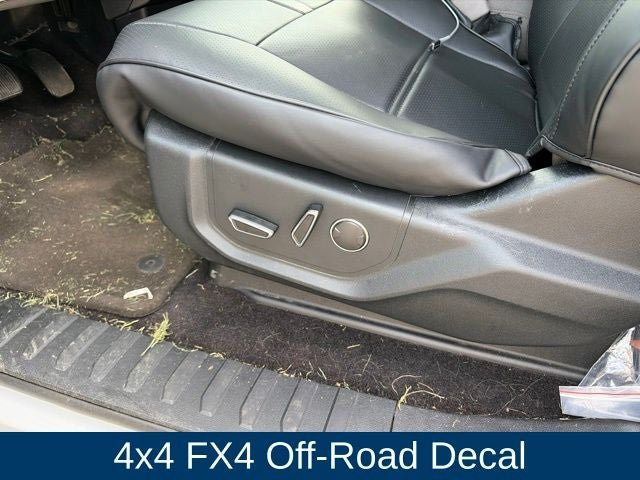 Used 2015 Ford F150 XLT w/ Equipment Group 302A Luxury AWD/4WD image 22