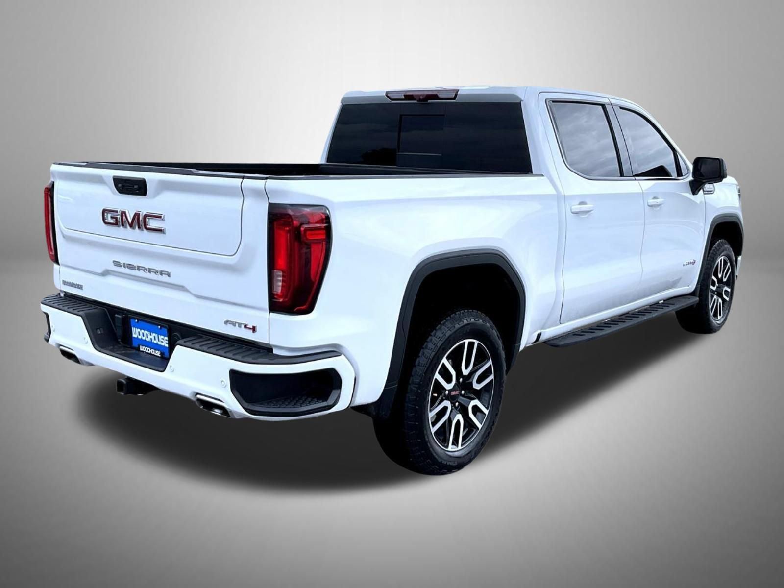 Certified 2024 GMC Sierra 1500 AT4 w/ Technology Package AWD/4WD image 7