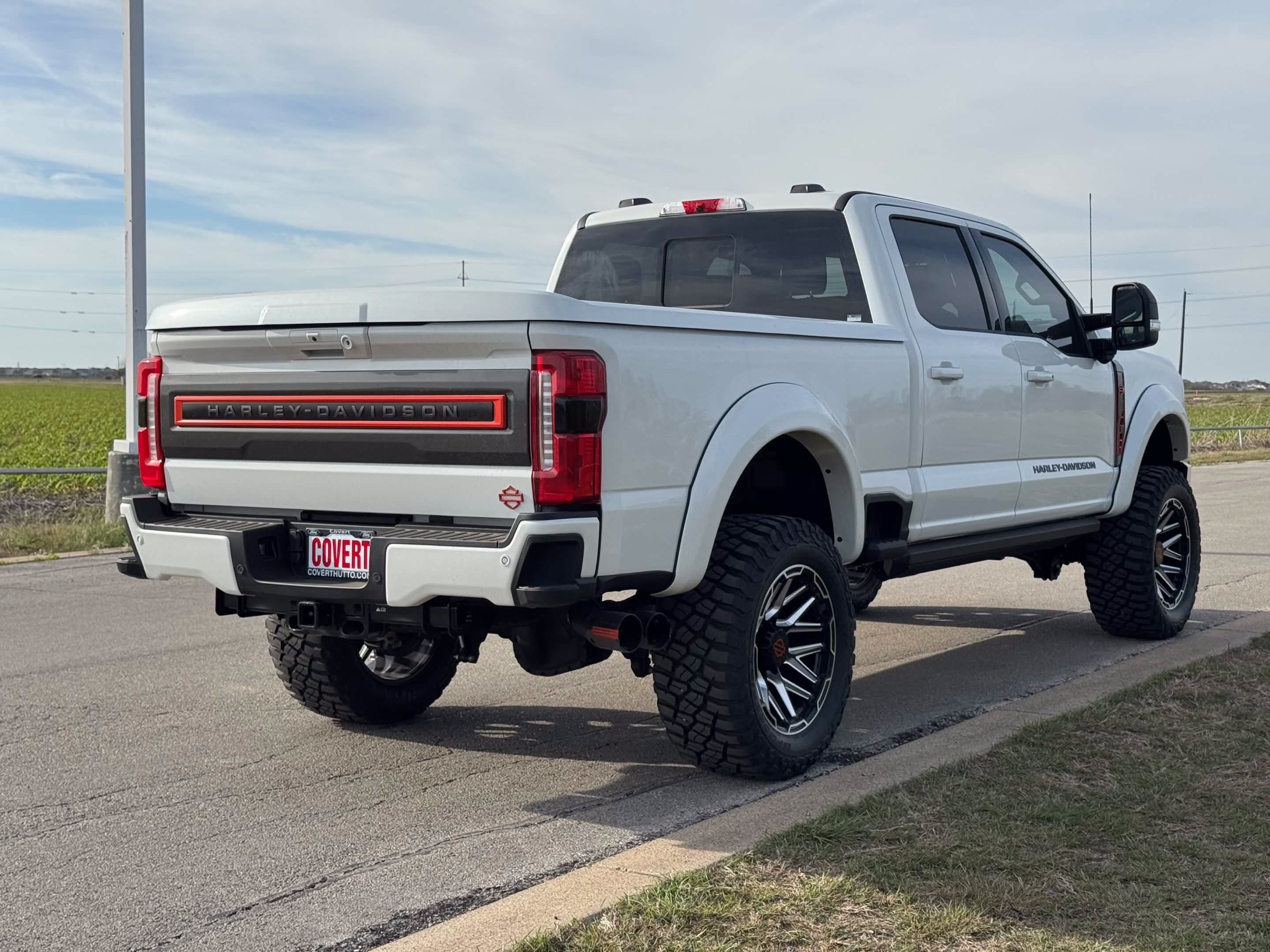 New 2026 Ford F250 Lariat w/ Black Appearance Package AWD/4WD image 4