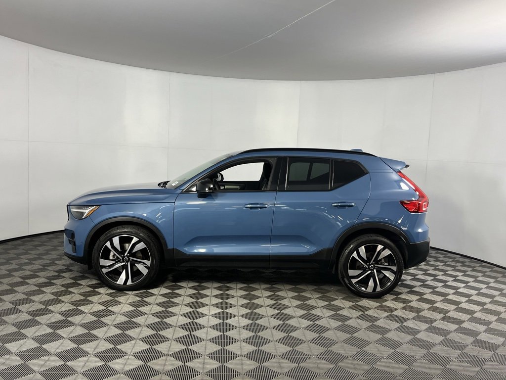 Used 2023 Volvo XC40 B5 Ultimate w/ Protection Package image 10