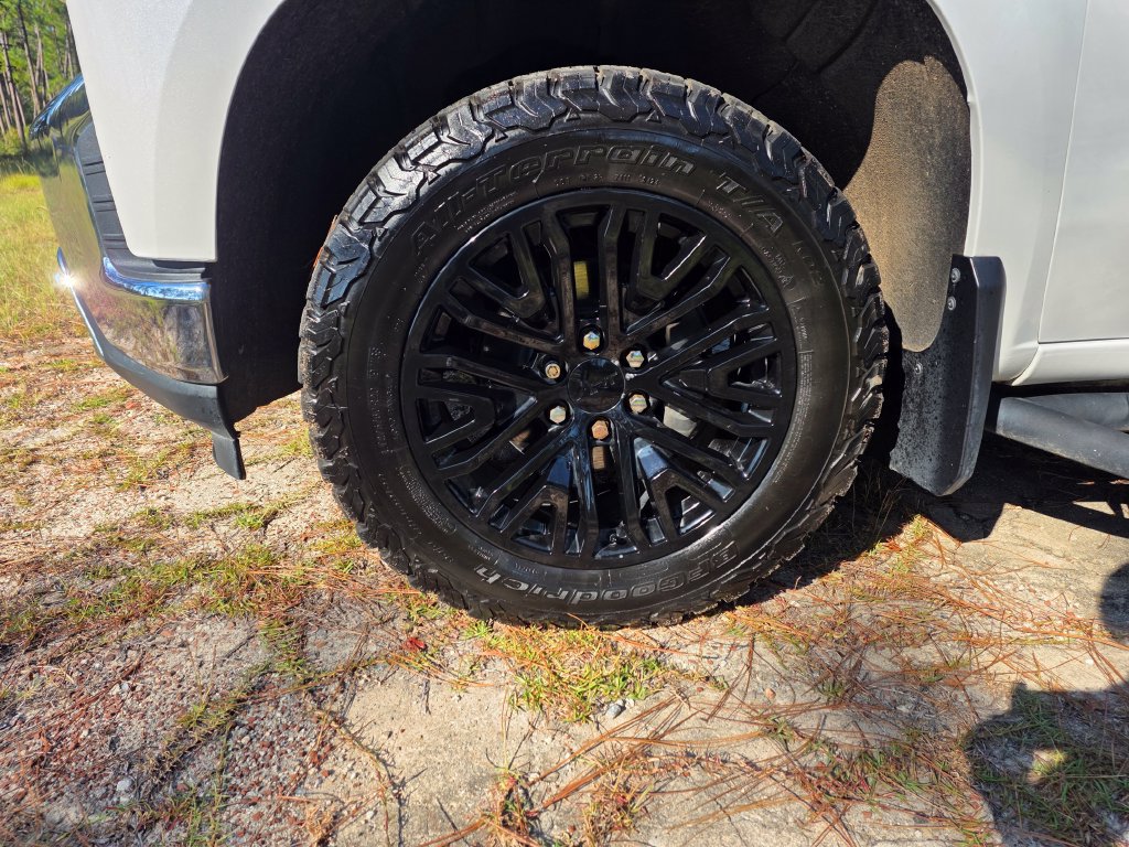 Used 2020 Chevrolet Silverado 1500 LTZ w/ LTZ Plus Package AWD/4WD image 8