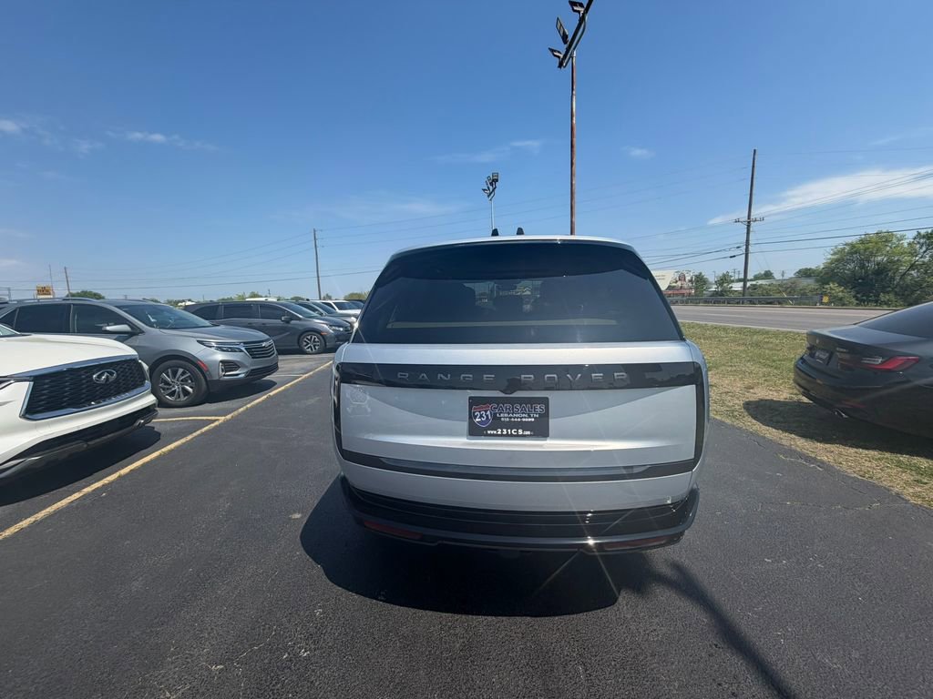 Used 2024 Land Rover Range Rover SE image 4