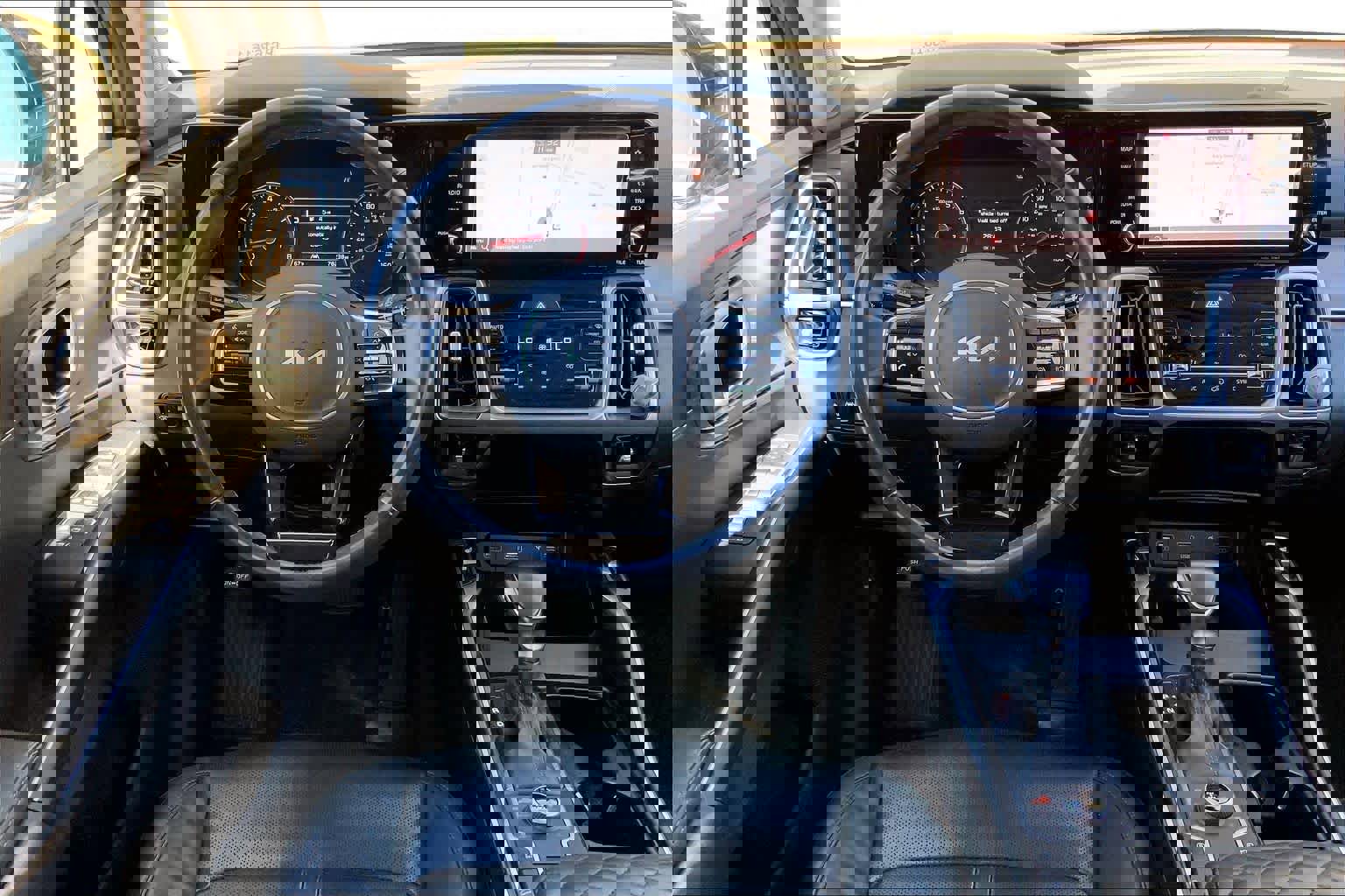 Used 2023 Kia Sorento S w/ Panoramic Sunroof Package image 5