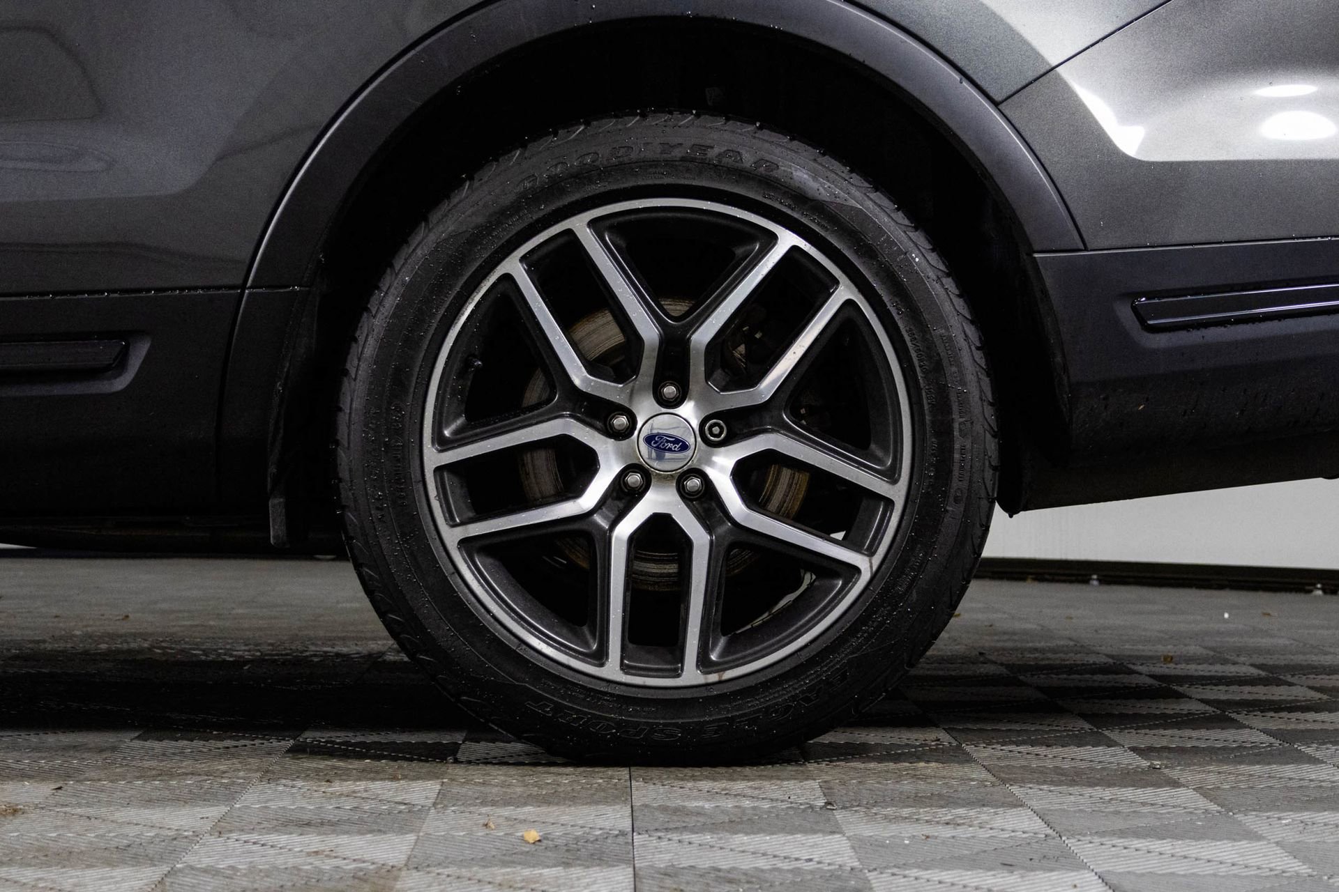 Used 2018 Ford Explorer Sport image 45