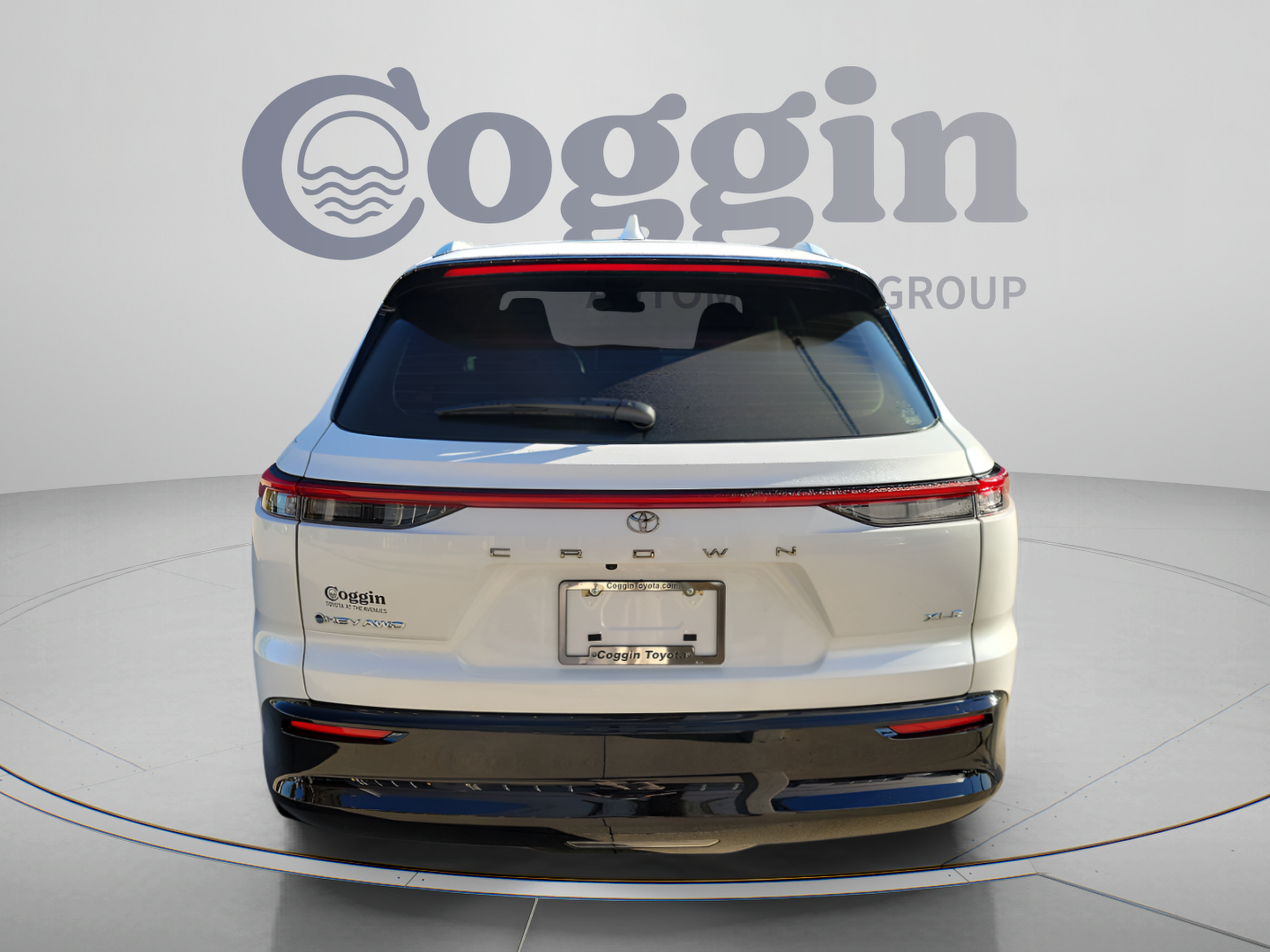 Certified 2025 Toyota Crown Signia AWD/4WD image 4