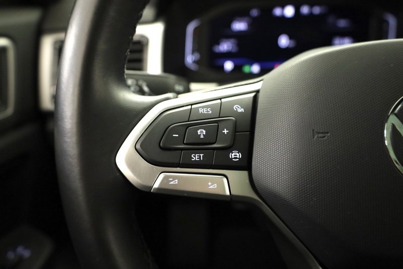 Used 2020 Volkswagen Atlas Cross Sport SEL Premium image 25