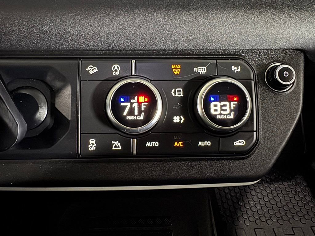 Used 2022 Land Rover Defender 110 image 37