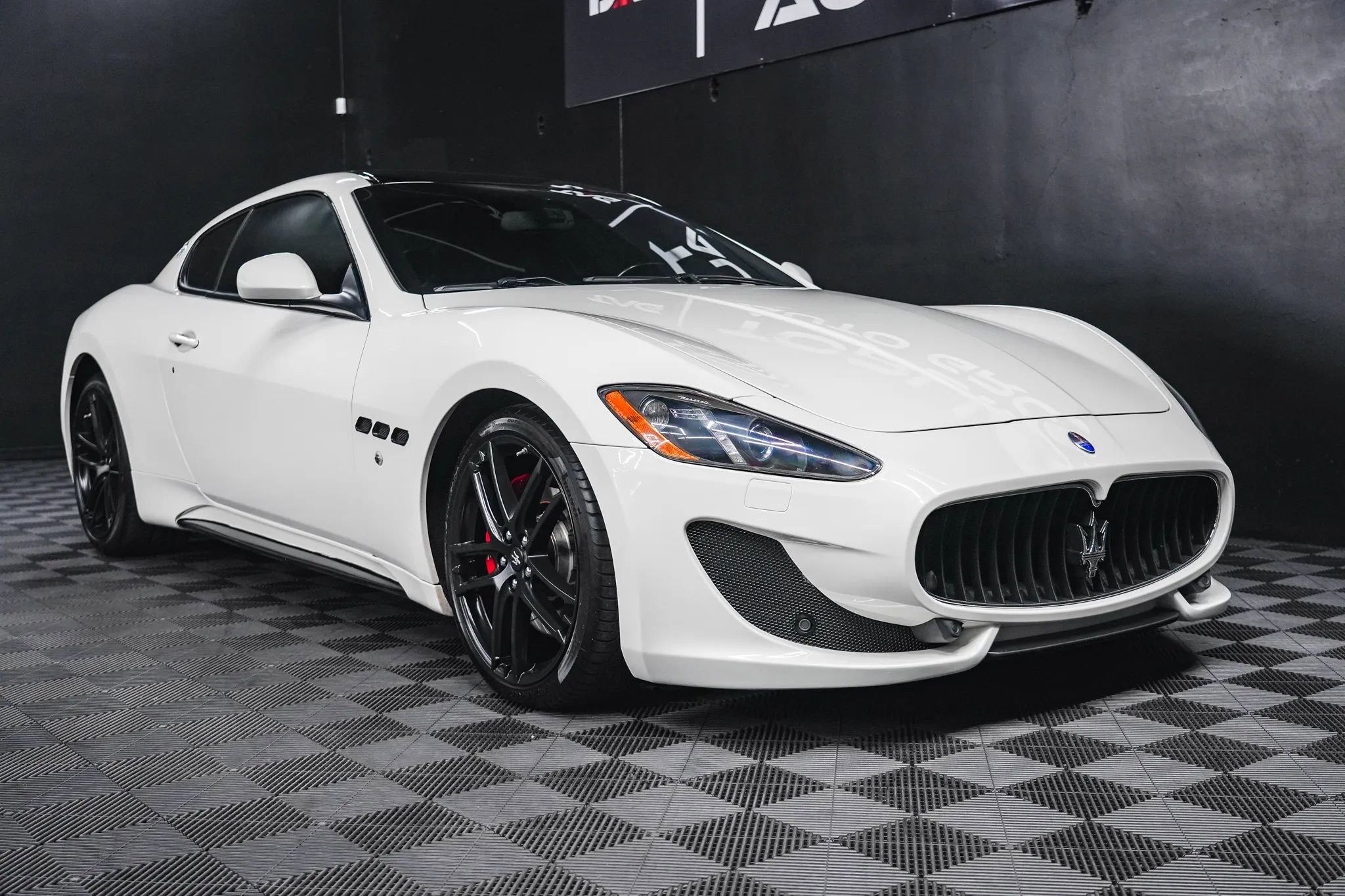 Used 2015 Maserati GranTurismo Sport image 30