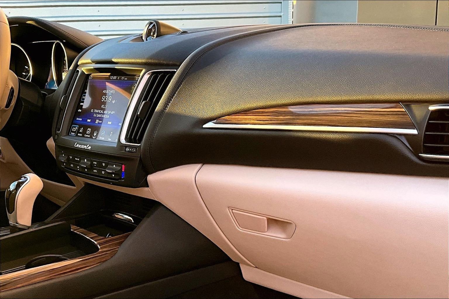 Used 2017 Maserati Levante image 15