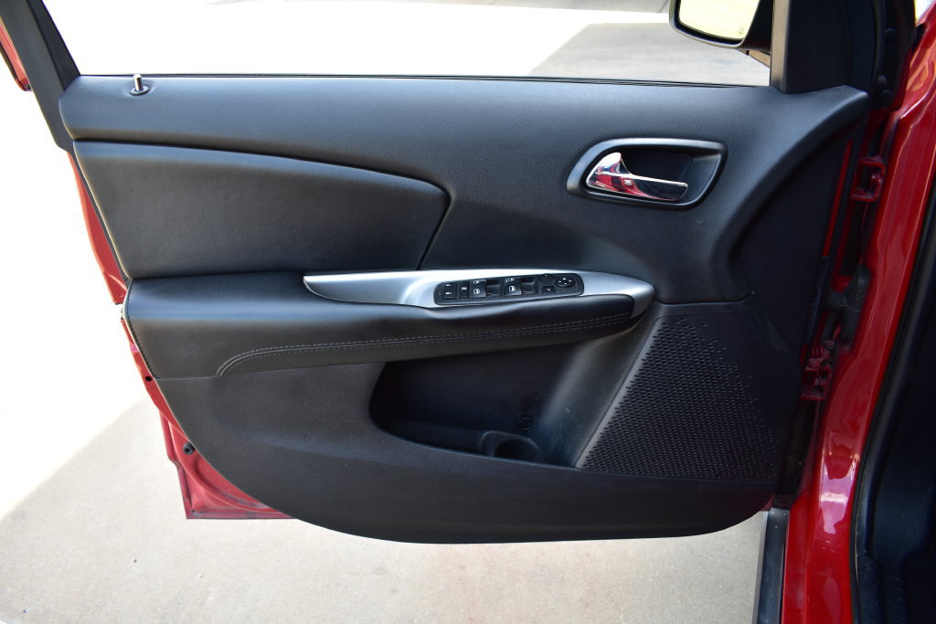 Used 2020 Dodge Journey SE w/ SE Popular Equipment Group FWD image 14