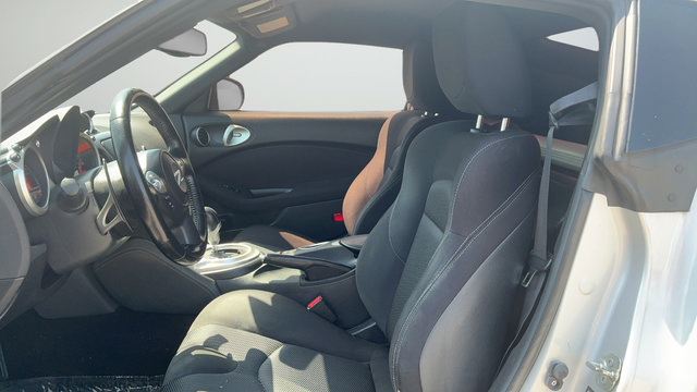 Used 2020 Nissan 370Z Coupe RWD image 17